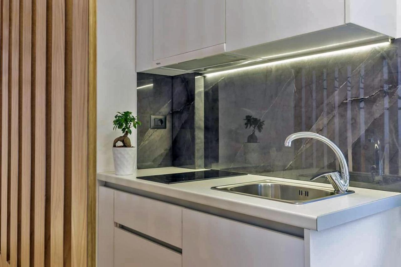 Arch 4 Luxury Living Apartment Ханя Екстериор снимка